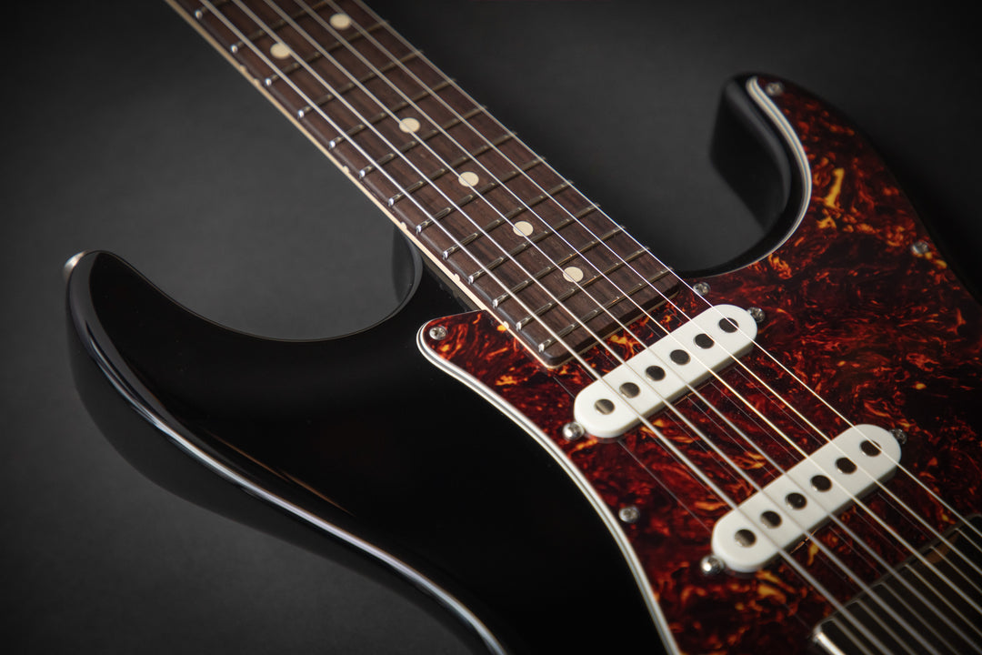 The Classic Black (010719A)