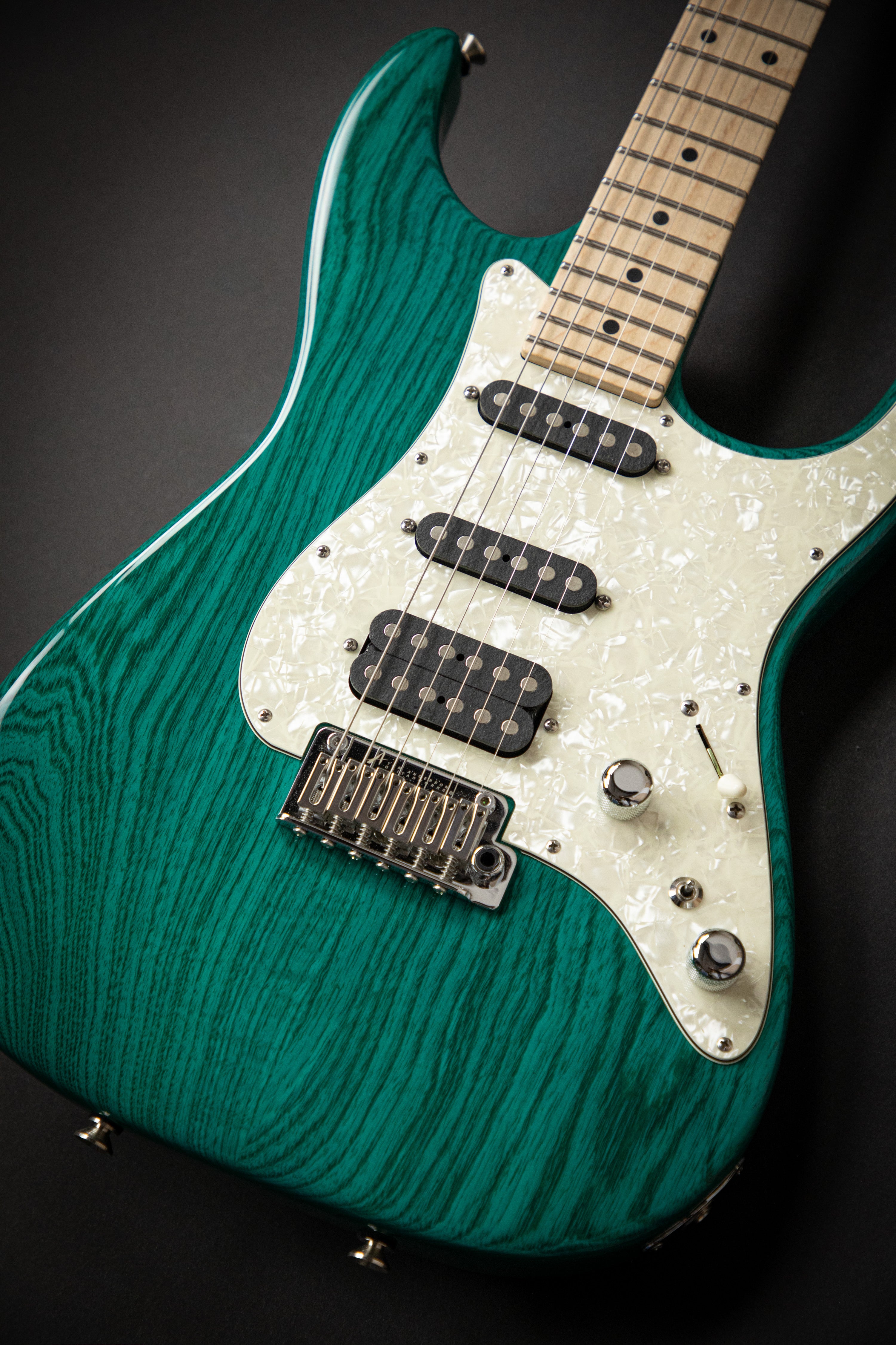Tom Anderson The Classic Bora Bora Blue (042919N) – Guitars