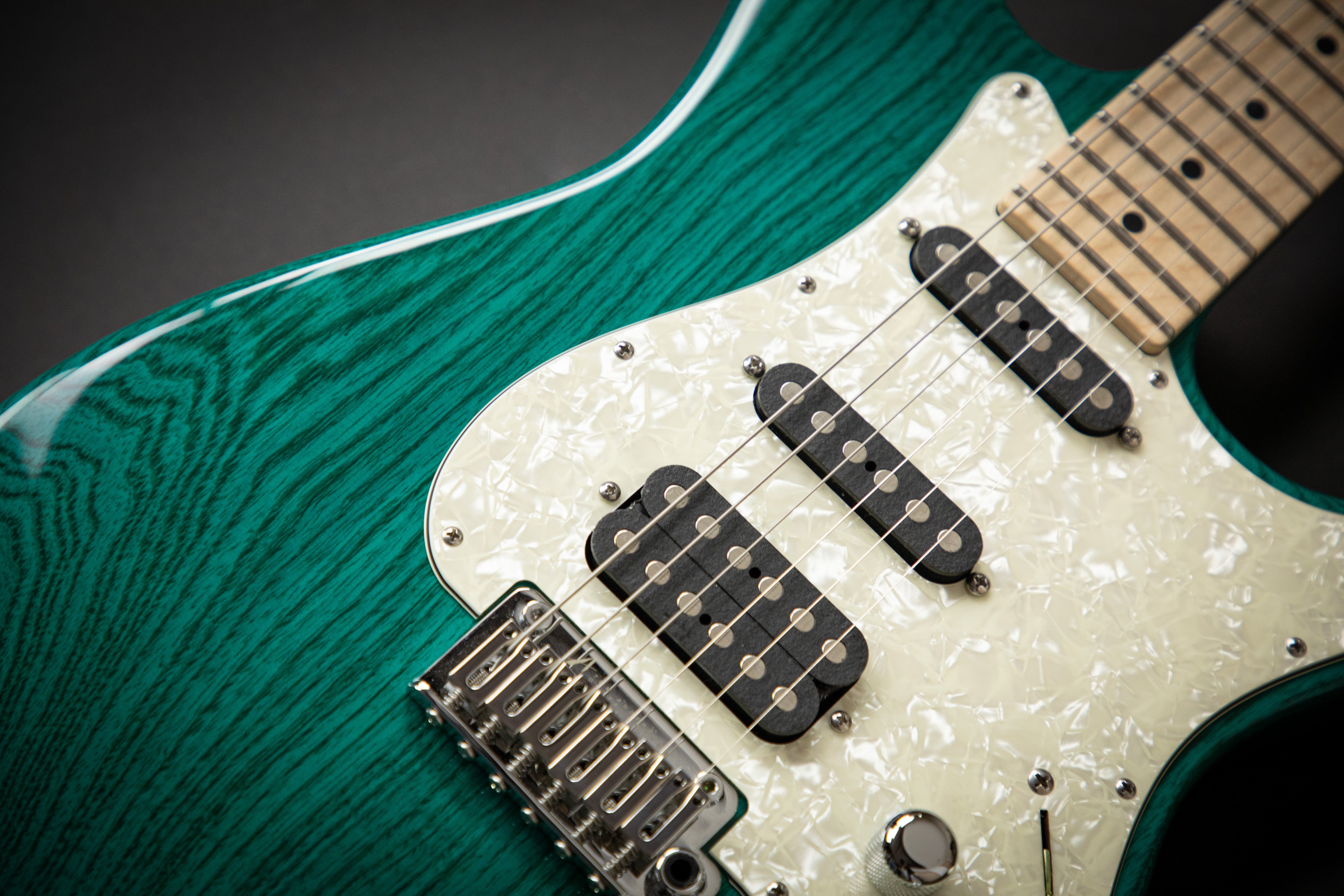 Tom Anderson The Classic Bora Bora Blue (042919N) – Guitars