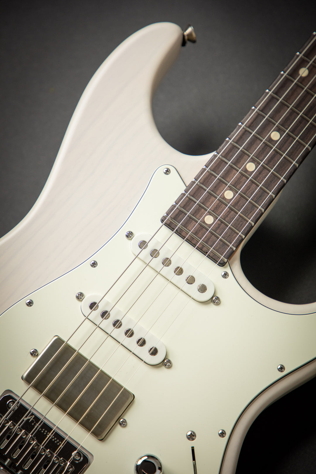 The Classic Satin Translucent White (072220P)